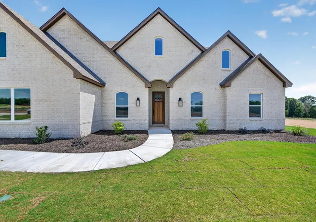 Photo 3 of Single family home for sale at 1026 Colt Rd, Springtown, TX 76082 | MLS# 21295043 | Listing updated on 2026-10-04