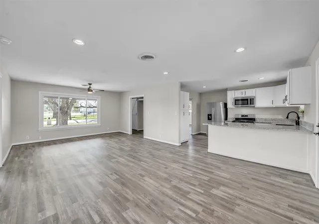 Photo 1 of Single family home for sale at 600 N Mill St, Bowie, TX 76230 | MLS# 21281090 | Listing updated on 2026-09-13