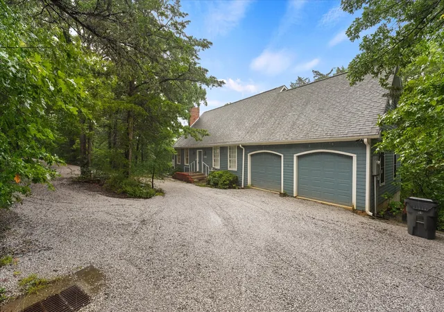 Photo 3 of Single family home for sale at 202 Fox Hollow, Pottsboro, TX 75076 | MLS# 21288618 | Listing updated on 2026-09-28