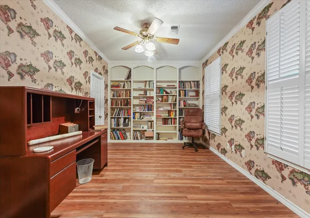 Photo 4 of Single family home for sale at 202 Fox Hollow, Pottsboro, TX 75076 | MLS# 21288618 | Listing updated on 2026-09-28