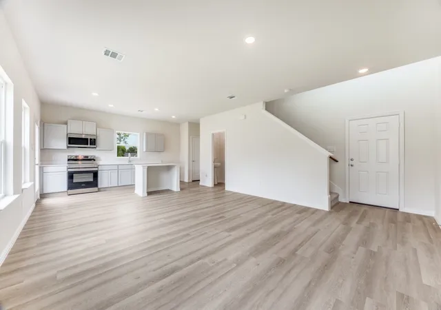 Photo 3 of Single family home for sale at 936 S Holly Ave, Sherman, TX 75092 | MLS# 21295157 | Listing updated on 2026-08-31