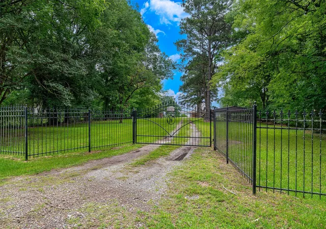 Photo 1 of Single family home for sale at 10307 Pirogue Rd, Oil City, LA 71061 | MLS# 21295219 | Listing updated on 2026-09-14