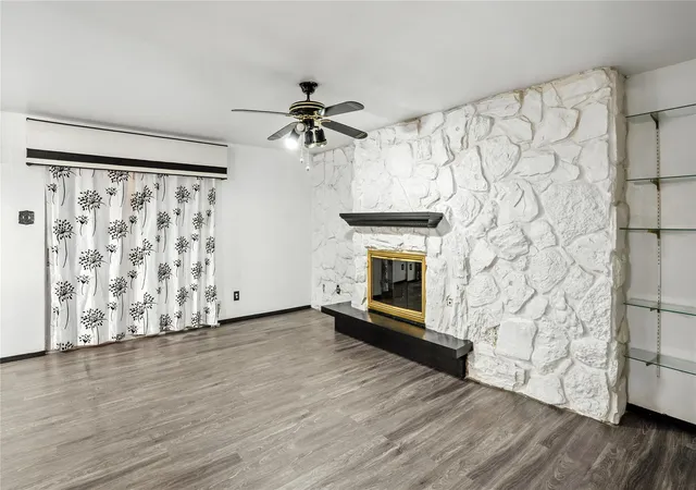 Listing Photo 4 - Condo for sale in building located at 1719 E Grauwyler Rd, Irving, TX 75061 - Unit #103