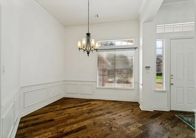 Photo 4 of Single family home for sale at 9499 Blackthorn Trl, Frisco, TX 75033 | MLS# 21283203 | Listing updated on 2026-09-13