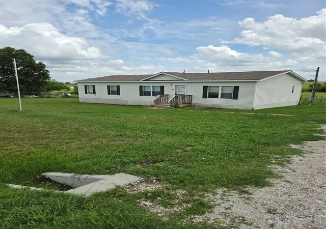 Photo 2 of Manufactured home for sale at 389 Hilltop Trl, Rhome, TX 76078 | MLS# 21295561 | Listing updated on 2026-09-14