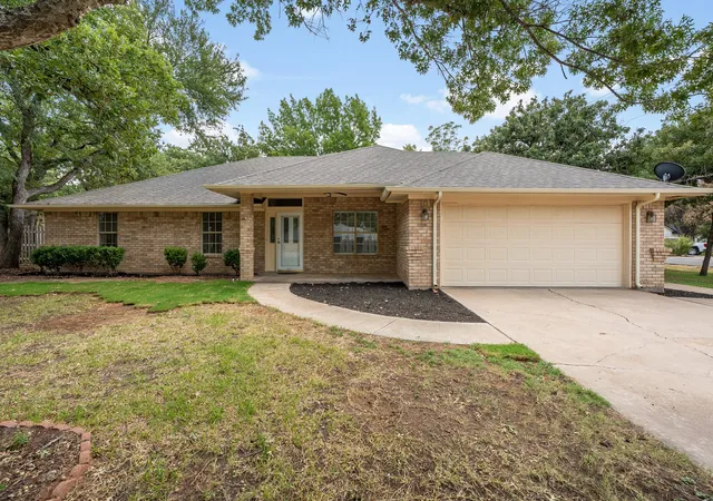 Photo 2 of Single family home for sale at 3906 Cimmaron Trl, Granbury, TX 76049 | MLS# 21282410 | Listing updated on 2026-10-02