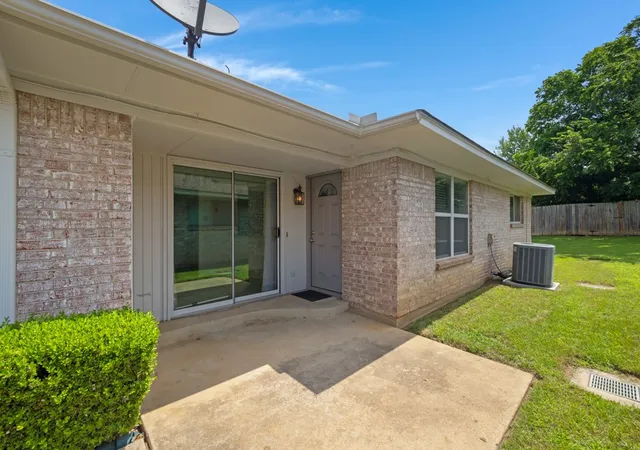 Photo 1 of Sale Pending at 2416 2418 Bolivar St, Denton, TX 76201 | MLS# 21292662 | Listing updated on 2026-09-14
