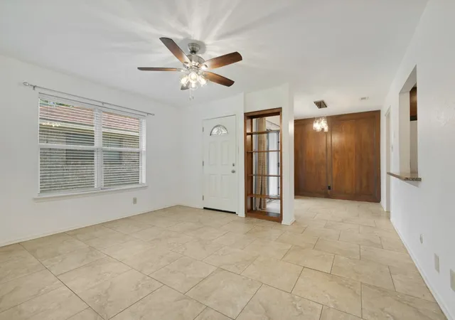 Photo 3 of Sale Pending at 2416 2418 Bolivar St, Denton, TX 76201 | MLS# 21292662 | Listing updated on 2026-09-14