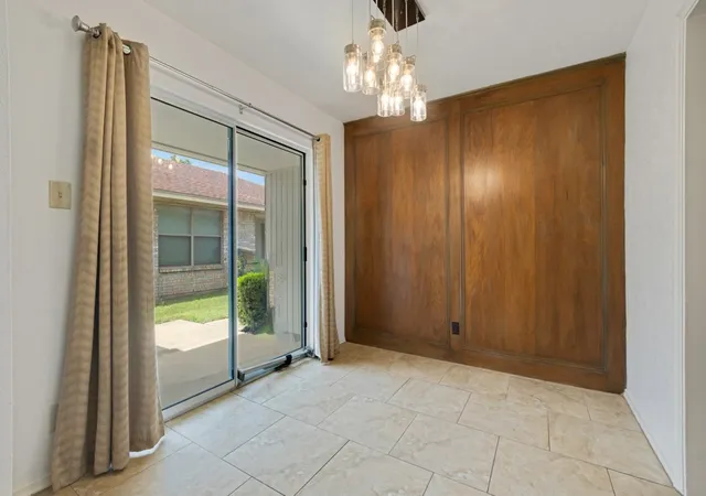 Photo 3 of Sale Pending at 2416-2418 Bolivar St, Denton, TX 76201 | MLS# 21292662 | Listing updated on 2026-09-14
