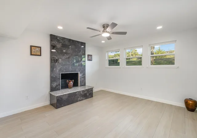 Photo 3 of Single family home for sale at 707 W Red Bird Ln, Dallas, TX 75232 | MLS# 21295192 | Listing updated on 2026-09-08