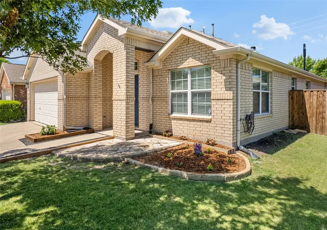 Photo 1 of Single family home for sale at 1824 Barton Springs Dr, Little Elm, TX 75068 | MLS# 21293392 | Listing updated on 2026-09-29