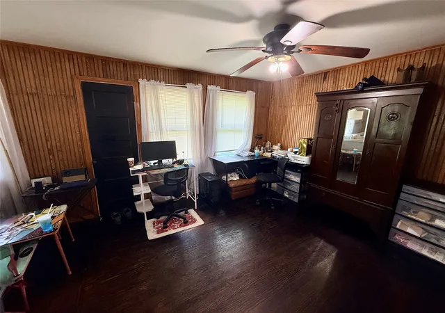 Photo 3 of Sale Pending at 922 Plum St, Graham, TX 76450 | MLS# 21295818 | Listing updated on 2026-10-02