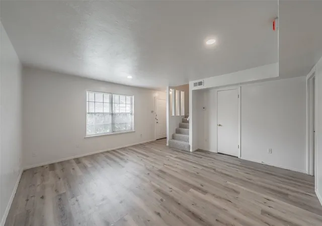 Photo 2 of Single family home for sale at 1821 Ridgeview St, Mesquite, TX 75149 | MLS# 21295976 | Listing updated on 2026-09-08