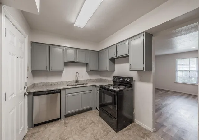 Photo 3 of Single family home for sale at 1821 Ridgeview St, Mesquite, TX 75149 | MLS# 21295976 | Listing updated on 2026-10-06