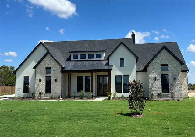 Photo 1 of Sale Pending at 6420 Mcchesney Dr, Midlothian, TX 76065 | MLS# 21295975 | Listing updated on 2026-09-14