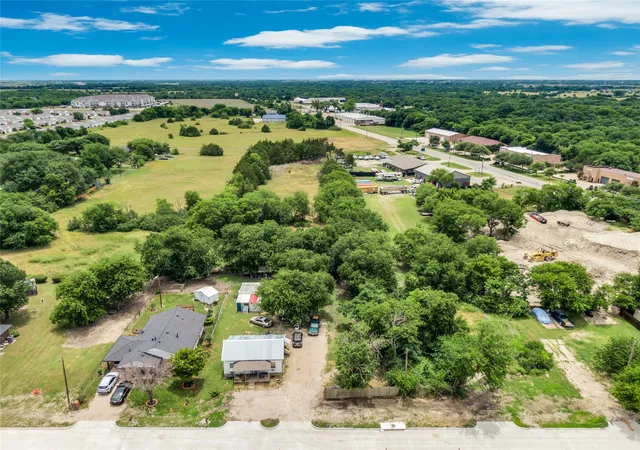 Photo 4 of Land for sale at 200 Graham St, Waxahachie, TX 75165 | MLS# 21289875 | Listing updated on 2026-09-11