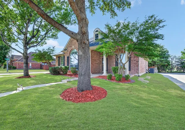 Photo 2 of Sale Pending at 950 Gold Camp Rd, Frisco, TX 75033 | MLS# 21288959 | Listing updated on 2026-09-14