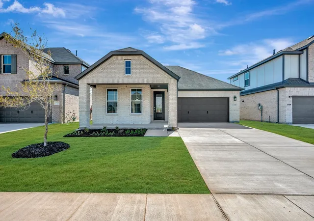 Photo 1 of Sale Pending at 1728 Nesting Robin Ln, Krum, TX 76249 | MLS# 21296442 | Listing updated on 2026-10-20