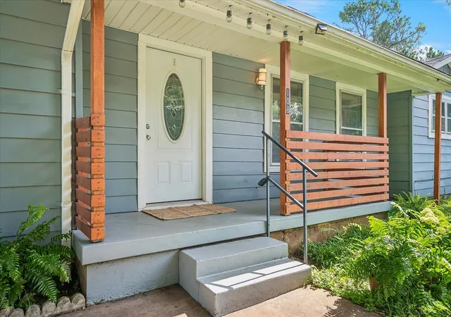 Single family home for sale at 108 Reaves Ln, Hurst, TX 76053 | MLS# 21296204