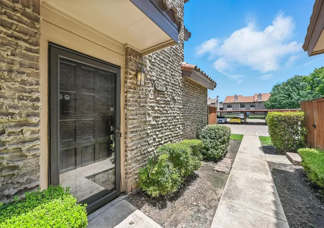 Photo 2 of Condo for sale at 5626 Preston Oaks Rd #22C, Dallas, TX 75254 | MLS# 21296591 | Listing updated on 2026-09-13