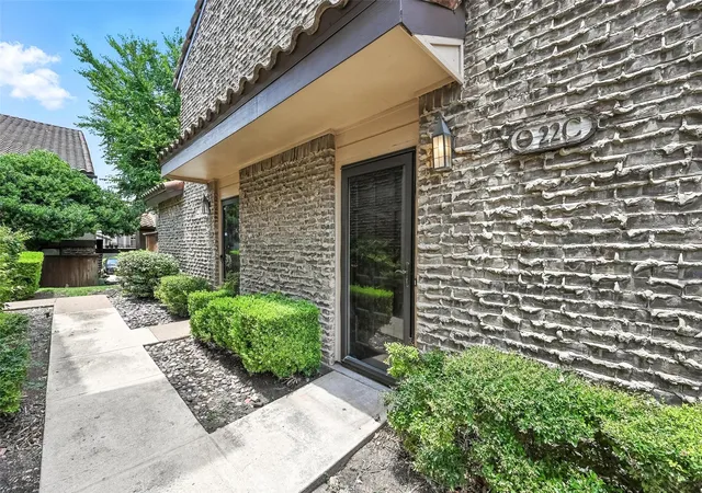 Photo 3 of Condo for sale at 5626 Preston Oaks Rd #22C, Dallas, TX 75254 | MLS# 21296591 | Listing updated on 2026-09-13