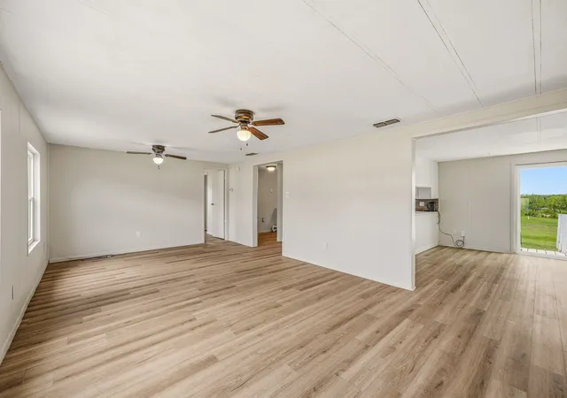 Photo 3 of Manufactured home for sale at 4850 County Road 179, Stephenville, TX 76401 | MLS# 21296406 | Listing updated on 2026-09-30