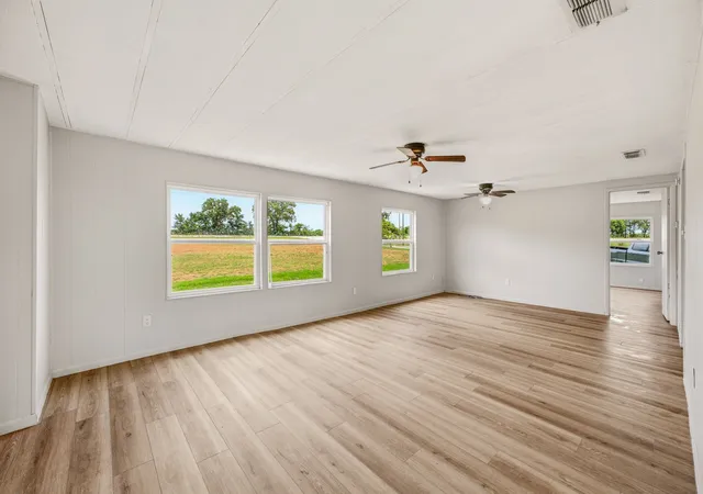 Photo 4 of Manufactured home for sale at 4850 County Road 179, Stephenville, TX 76401 | MLS# 21296406 | Listing updated on 2026-09-30
