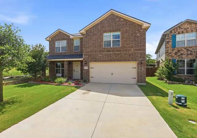 Photo 2 of Sale Pending at 7700 Spritsail Ln, Fort Worth, TX 76179 | MLS# 21295711 | Listing updated on 2026-09-08