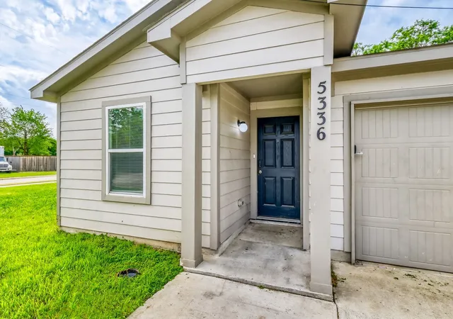 Photo 2 of Sale Pending at 5336 Cottey St, Fort Worth, TX 76105 | MLS# 21296818 | Listing updated on 2026-09-11