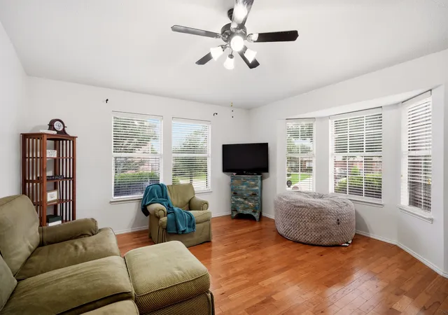 Photo 3 of Single family home for sale at 1213 Hampton Dr, Forney, TX 75126 | MLS# 21296547 | Listing updated on 2026-10-05