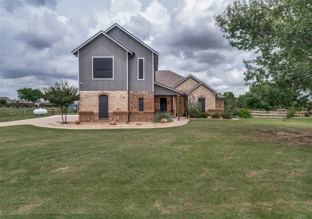 Photo 3 of Single family home for sale at 13840 Megan Dr, Justin, TX 76247 | MLS# 21295318 | Listing updated on 2026-09-10