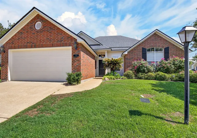 Single family home for sale at 136 Presido Ln, Shreveport, LA 71115 | MLS# 21295355