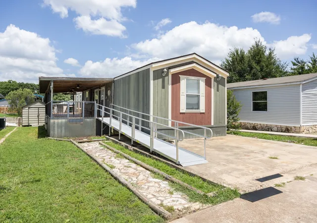 Photo 4 of Sale Pending at 6619 Dayla Ct, Granbury, TX 76049 | MLS# 21294866 | Listing updated on 2026-09-14