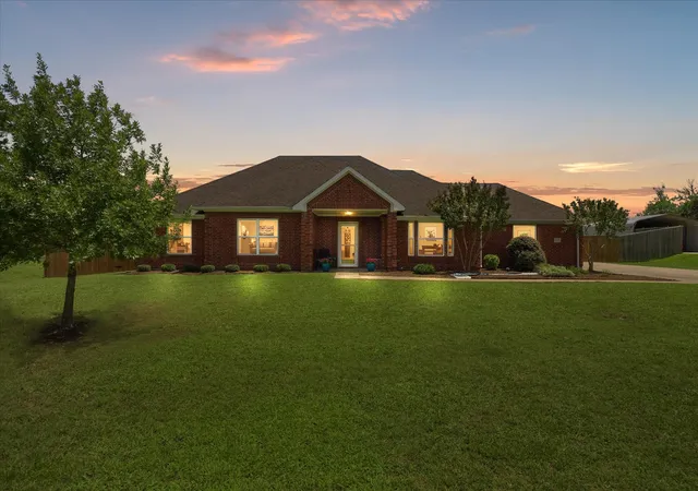 Photo 2 of Single family home for sale at 112 Northview Dr, Fate, TX 75189 | MLS# 21294758 | Listing updated on 2026-09-22