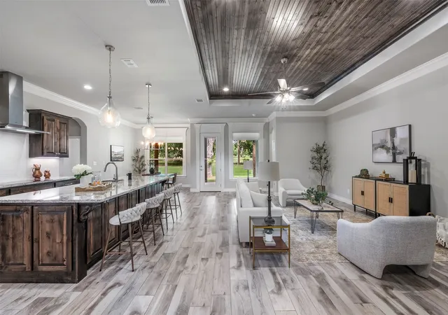 Photo 1 of Single family home for sale at 10301 Ravenswood Rd, Granbury, TX 76049 | MLS# 21285138 | Listing updated on 2026-09-14
