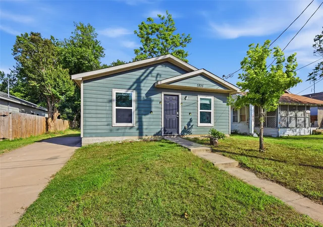 Photo 2 of Sale Pending at 2826 Marburg St, Dallas, TX 75215 | MLS# 21296589 | Listing updated on 2026-09-09