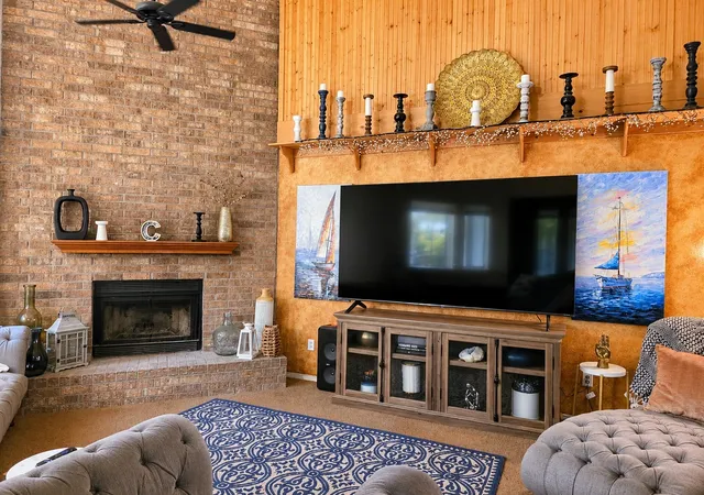 Photo 3 of Sale Pending at 88 Morrow Dr, Bedford, TX 76021 | MLS# 21295701 | Listing updated on 2026-09-10