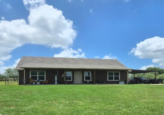 Photo 2 of Single family home for sale at 511 Erwin Rd, Poolville, TX 76487 | MLS# 21297628 | Listing updated on 2026-09-27