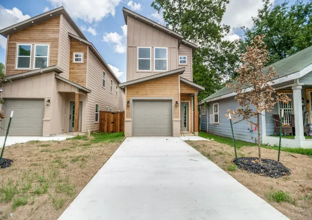 Photo 1 of Single family home for sale at 2420 Starks Ave, Dallas, TX 75215 | MLS# 21297442 | Listing updated on 2026-07-31