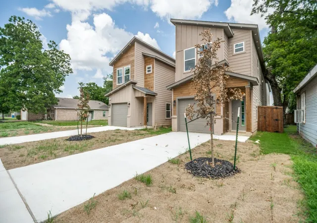 Photo 2 of Single family home for sale at 2420 Starks Ave, Dallas, TX 75215 | MLS# 21297442 | Listing updated on 2026-07-31