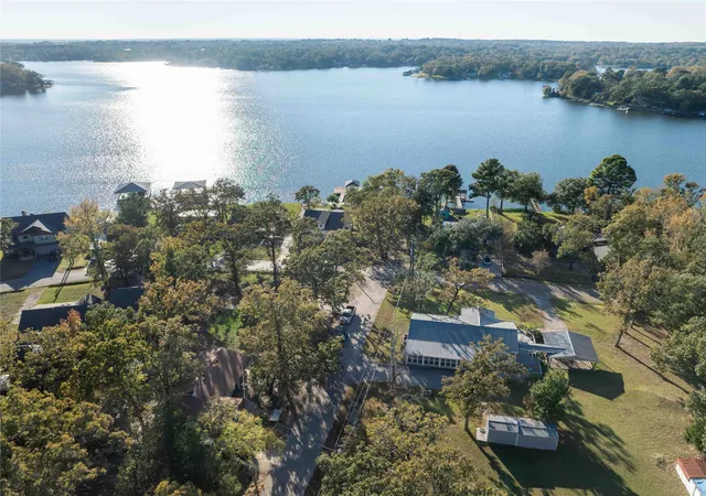 Photo 3 of Single family home for sale at 704 Callender Lake Dr, Murchison, TX 75778 | MLS# 21297196 | Listing updated on 2026-08-01