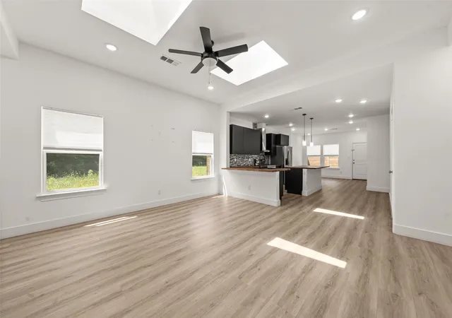 Photo 3 of Sale Pending at 824 Hubert St, Waco, TX 76704 | MLS# 21297078 | Listing updated on 2026-10-02