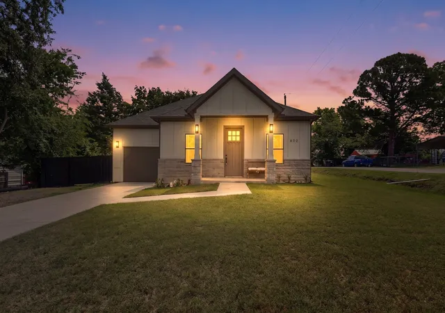 Photo 1 of Sale Pending at 400 Kenny Dr, Quinlan, TX 75474 | MLS# 21297699 | Listing updated on 2026-09-08