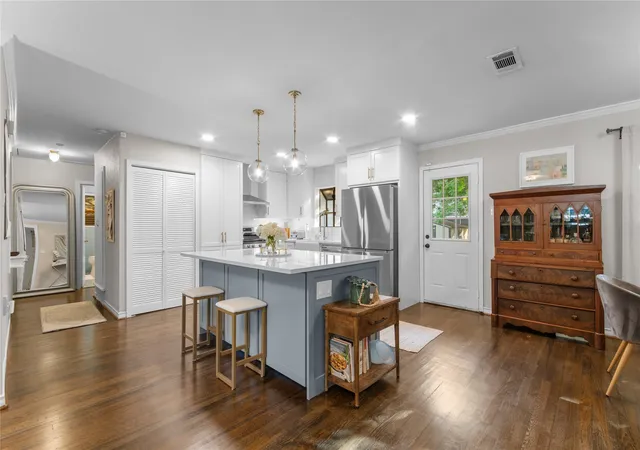 Photo 3 of Single family home for sale at 11621 Tuscany Wy, Dallas, TX 75218 | MLS# 21296065 | Listing updated on 2026-09-13