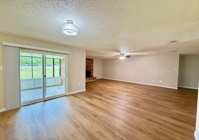 Photo 3 of Single family home for sale at 5905 Dan Dr, Killeen, TX 76543 | MLS# 21296958 | Listing updated on 2026-09-11