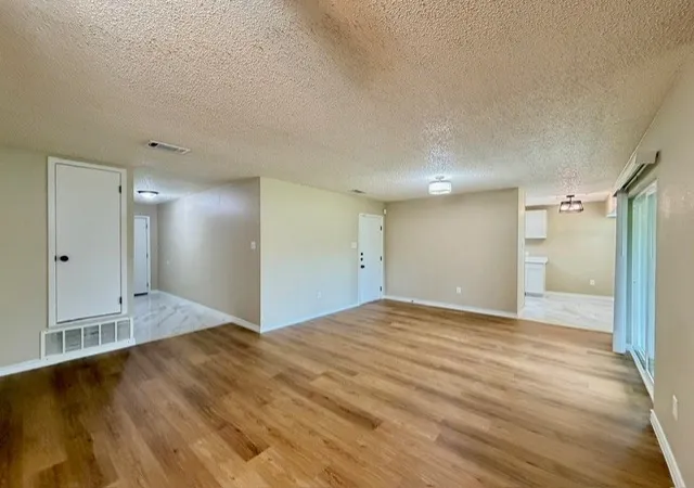 Photo 4 of Single family home for sale at 5905 Dan Dr, Killeen, TX 76543 | MLS# 21296958 | Listing updated on 2026-09-11