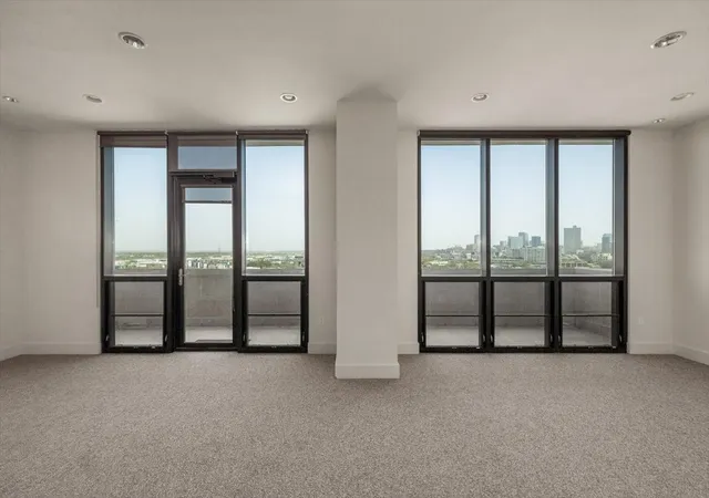 Listing Photo 4 - Condo for sale in building located at 3100 W 7Th St, Fort Worth, TX 76107 - Unit #719