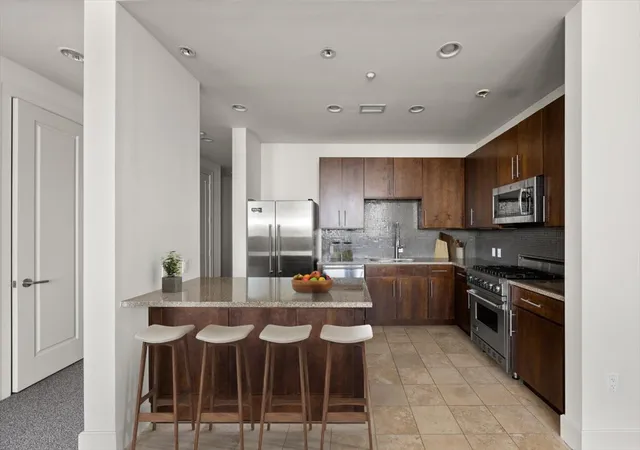 Photo 3 of Condo for sale at 3100 W 7th St #719, Fort Worth, TX 76107 | MLS# 21297489 | Listing updated on 2026-10-07