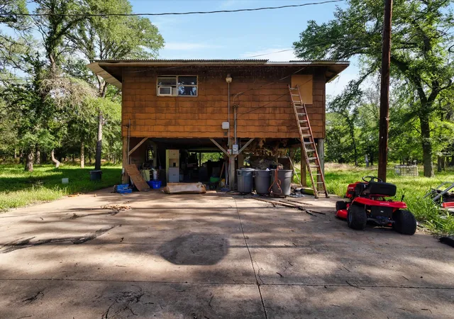 Photo 4 of Single family home for sale at 7033 River Trl, Weatherford, TX 76087 | MLS# 21297209 | Listing updated on 2026-07-28