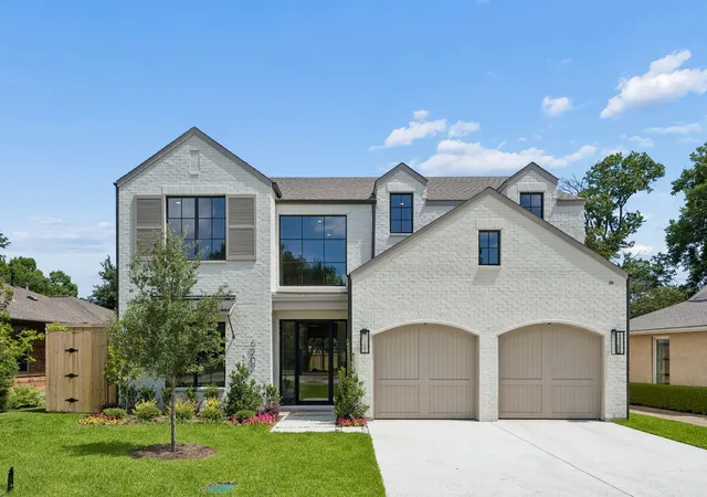 Photo 2 of Single family home for sale at 6207 Sudbury Dr, Dallas, TX 75214 | MLS# 21297951 | Listing updated on 2026-09-14
